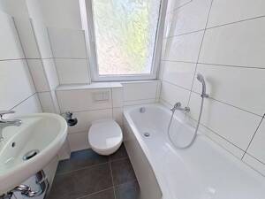 Helle 3-Zimmer-Wohnung mit sonnigem BALKON und modernem Tageslichtbad – 33649 Bielefeld – Vorschaubild 8