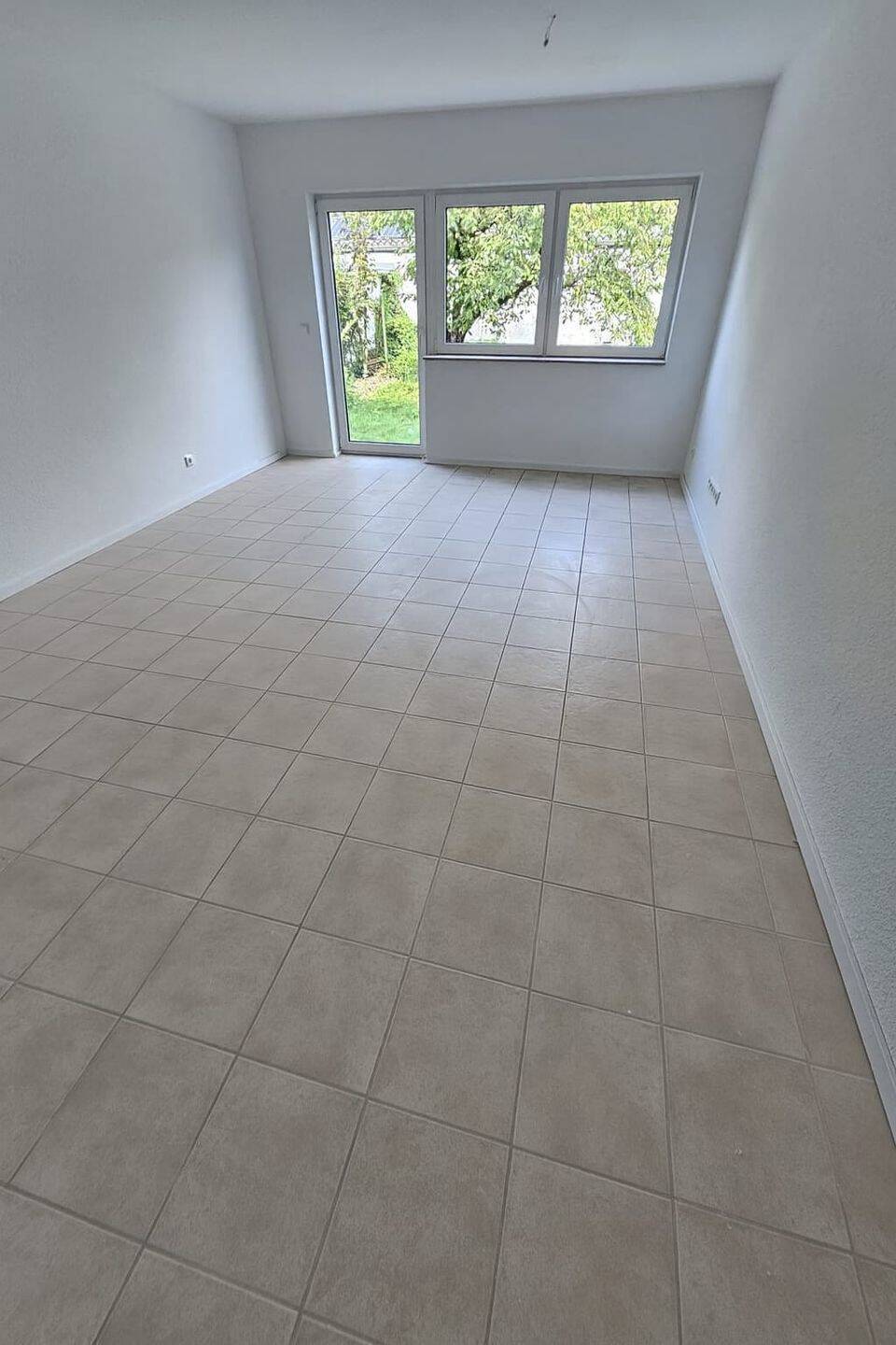 Großes Einfamilienhaus zur Miete in Rh-Forchheim – Rheinstetten – Vorschaubild 2