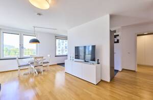 Wohnkomfort auf 4 Zimmern: zwei Bäder, Loggia und idealer Grundriss – 81479 München – Vorschaubild 3