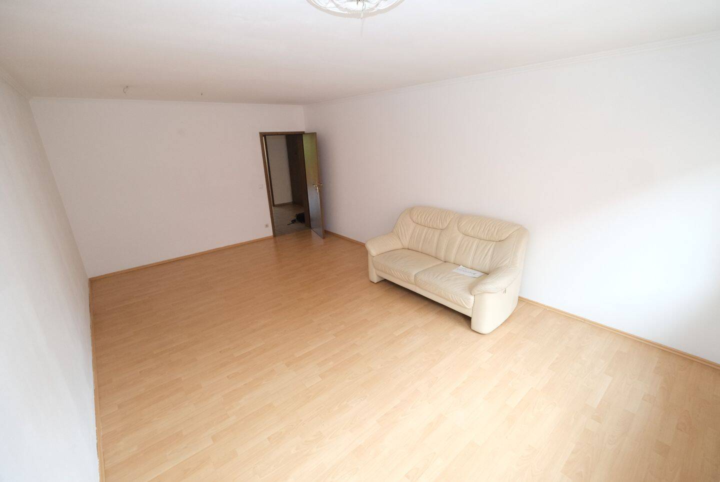 2-Zimmer Wohnung mit Balkon, 1OG, Aufzug, 63qm – Nürnberg – Vorschaubild 2