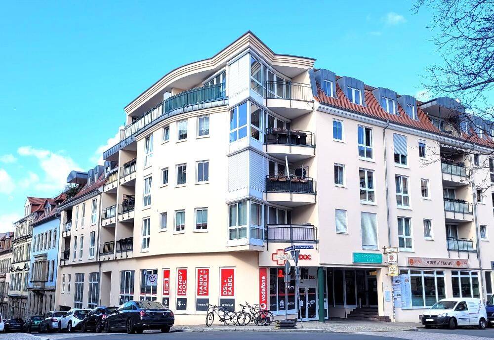 Schöne Drei-Zimmer-Wohnung mit Balkon in ruhiger Lage am F.C. Weiskopfplatz 9