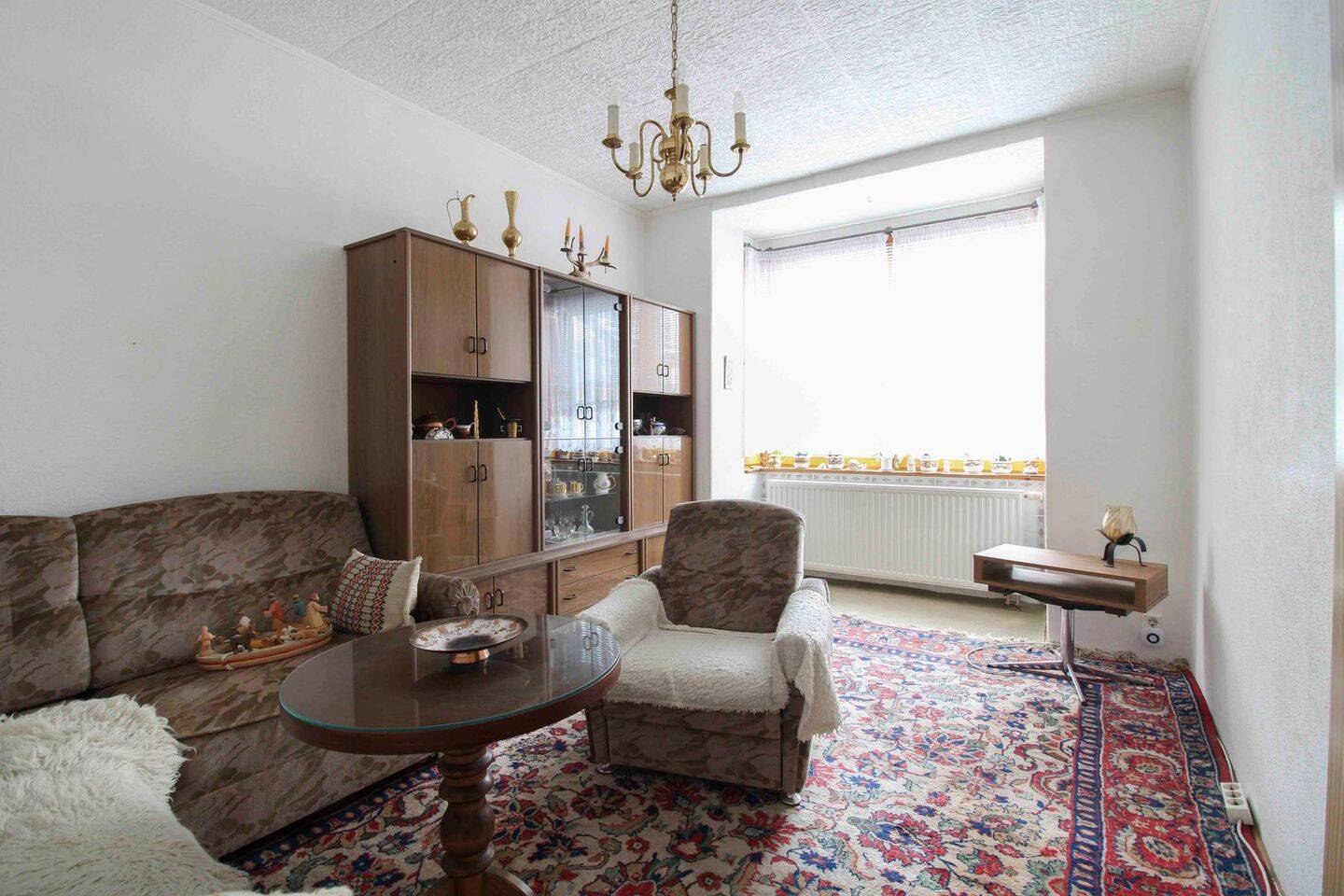 Renovierungsbedürftiges Reihenmittelhaus mit Terrasse und Stellplatz - 5 Zimmer auf ca. 70 m² – Chemnitz – Vorschaubild 4