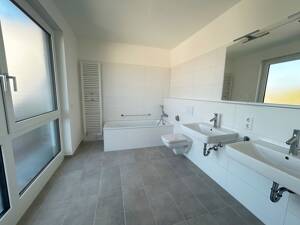 Schöner Wohnen im Neubau mit Dachterrasse, hellem Wohnbereich, Einbauküche, 2 Bäder, Abstellraum – 70327 Stuttgart – Vorschaubild 8