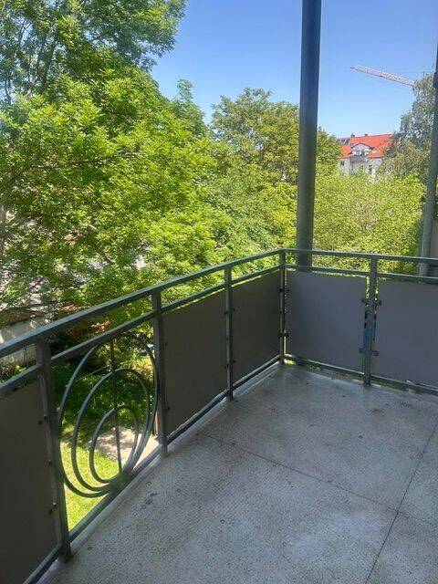 Schicke 3 Raum Wohnung im gepflegten Mehrfamilienhaus