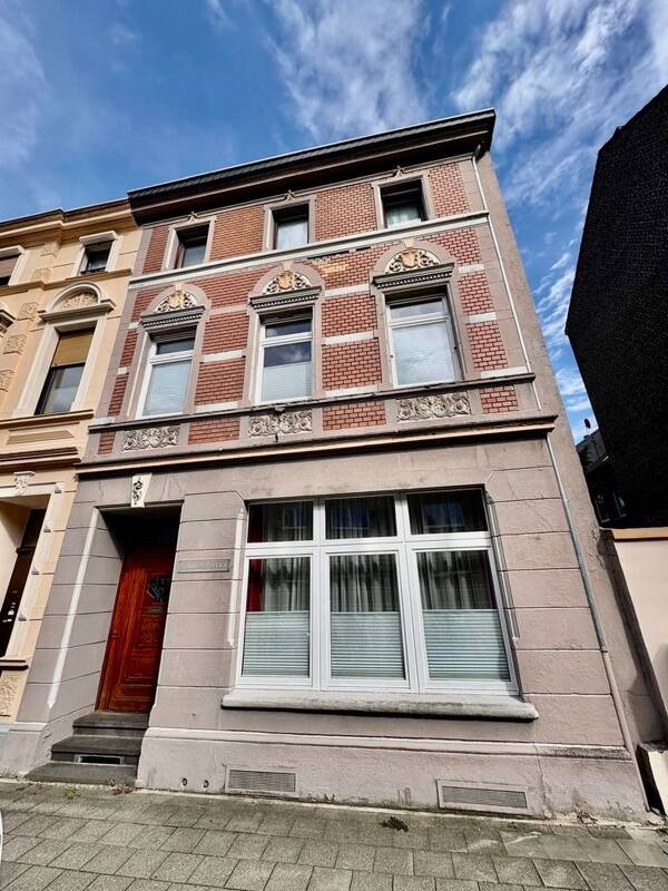 Haus in 41236 Mönchengladbach mit 230 m² kaufen