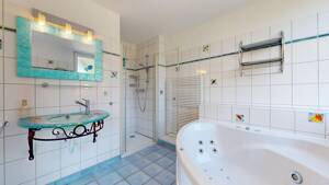 Privates Refugium mit Galerie, Kamin und eingewachsenem Garten – 60435 Frankfurt am Main – Vorschaubild 9