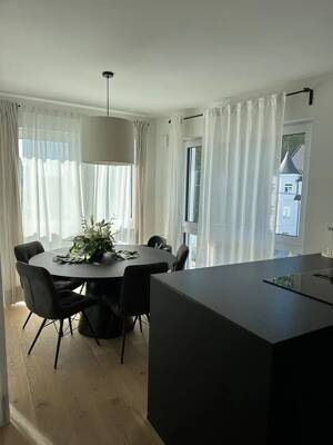 Neubau-Penthouse mit 4-Zimmern am Fuße des Safranbergs