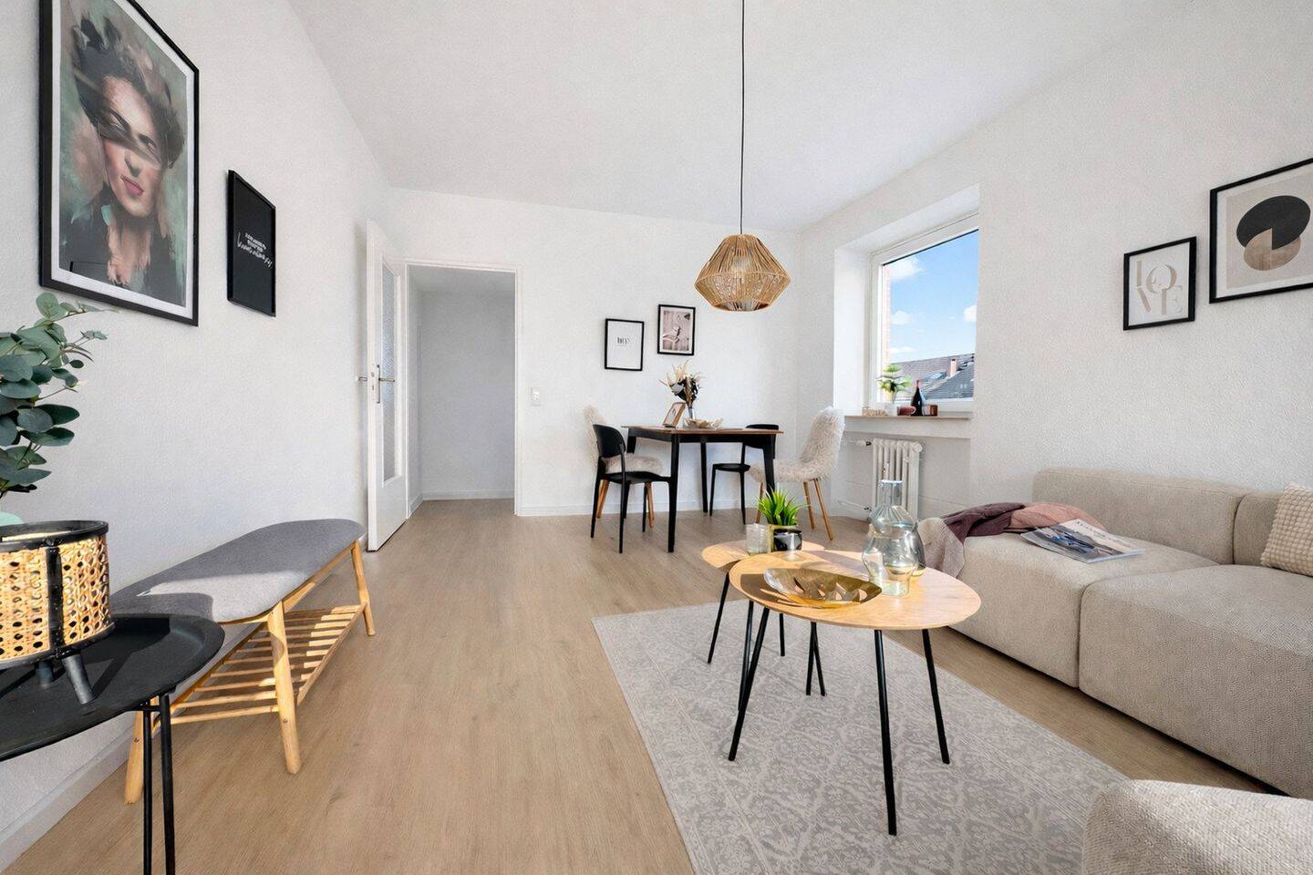 Einzugsbereit und Provisionsfrei * Sonnendurchflutete 2-Zi.-Whg. Stellplatz / sonnig. Balkon – Wiesbaden – Vorschaubild 5