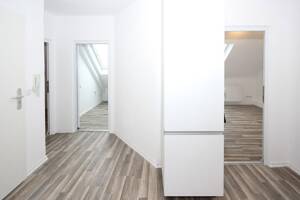 Kapitalanlage 5ZW + Stellplatz, 8,5% Bruttorendite, Ausbaupotential Bühnengeschoss