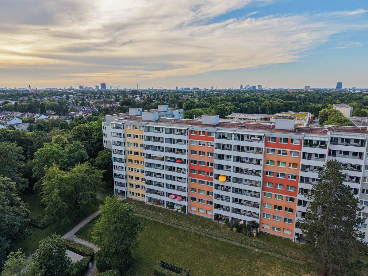 Provisionsfrei & Bezugsfrei! 3-Zimmer-Wohnung mit Loggia nähe Ostpark! – 81735 München – Bild 1 von 9