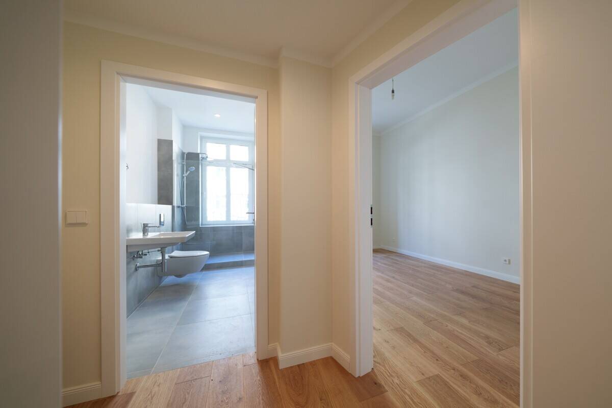 Bezugsfreie 2-Zimmer-Wohnung mit hohen Decken nahe HTW-Campus und Spree – Berlin – Vorschaubild 8