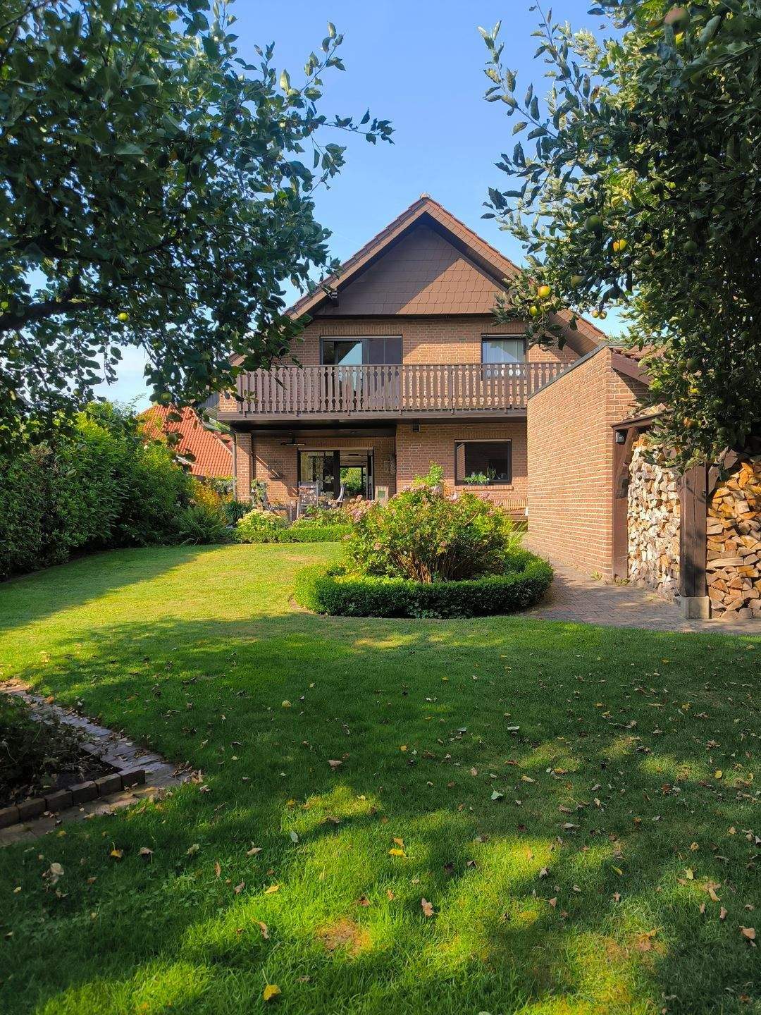 ***BÜSCHER IMMOBILIEN*** RESERVIERT!! Stilvolles Einfamilienhaus im westfälischen Landhausstil – modernisiert, gepflegt & energieeffizient – Gronau – Vorschaubild 2