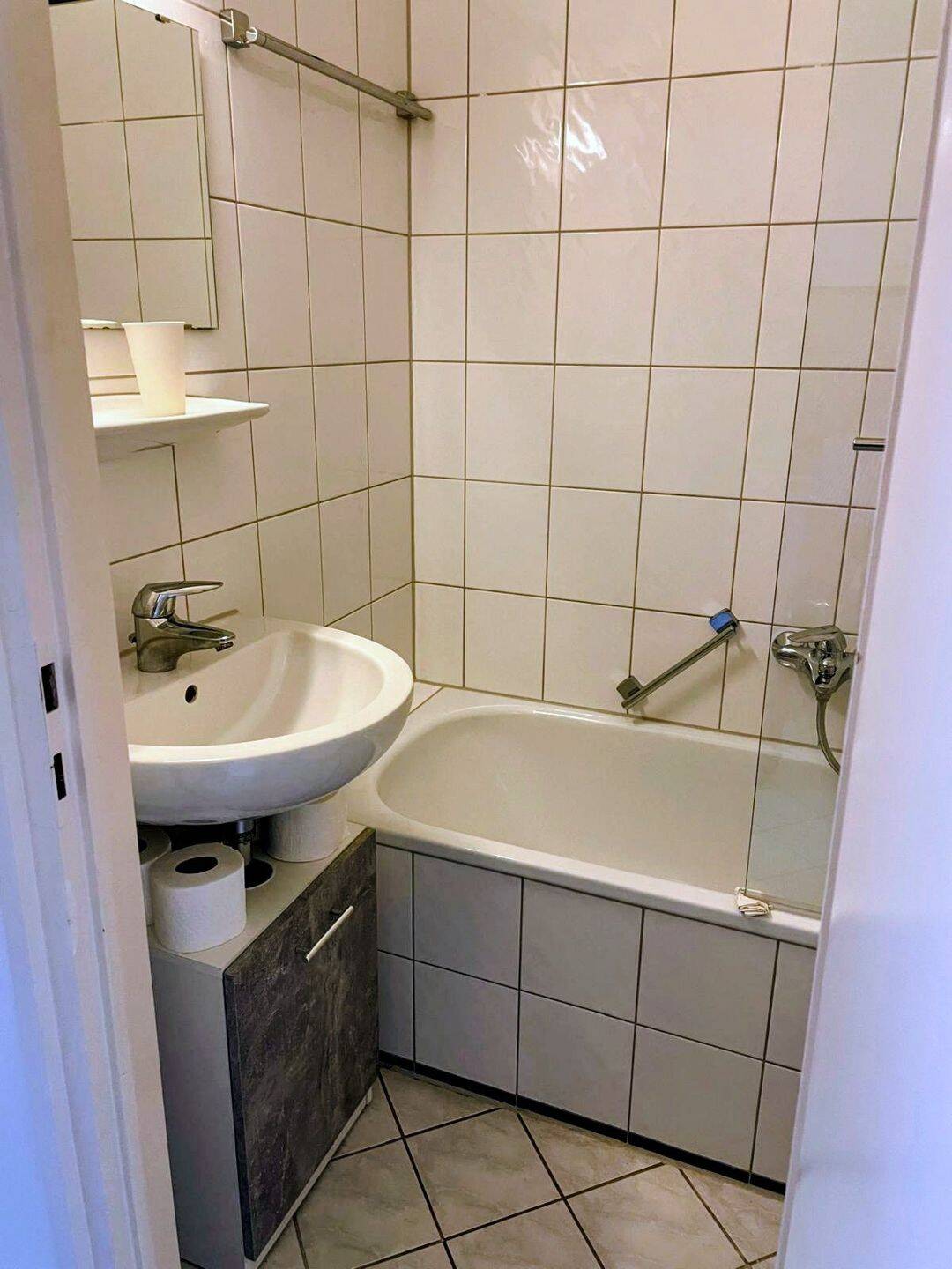Best-Lage | Vollmöbilierte Ein-Zimmer Wohnung am Kolumbusplatz – München – Vorschaubild 5