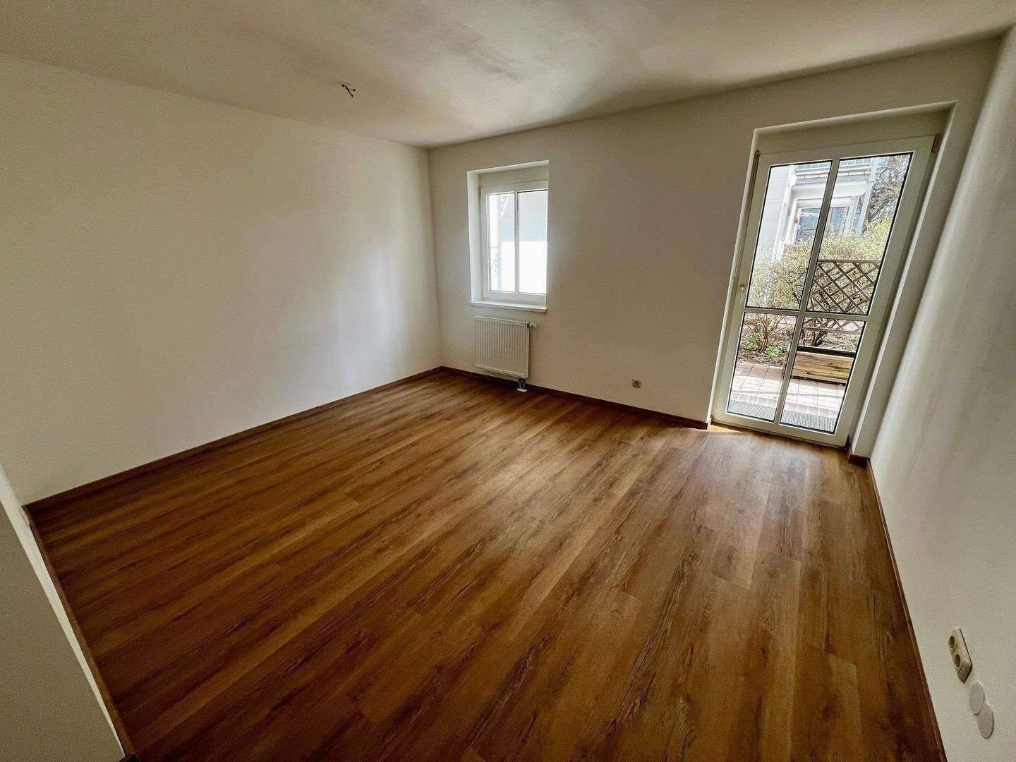 Frisch Renovierte 1-Zimmer Wohnung in entspannter Lage mit Terrasse – Regensburg – Vorschaubild 8