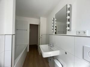 Oberkassel Großzügige 2-Zimmer-Wohnung mit Balkon – 40545 Düsseldorf – Vorschaubild 4
