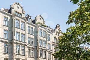 Exklusive Jugendstil-Altbauwohnung im Agnesviertel - saniertes Unikat mit Charakter!