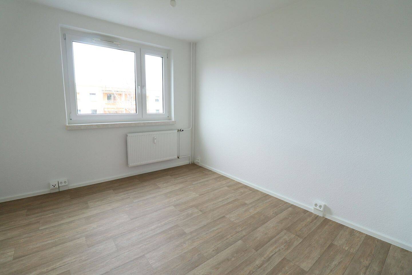 3-Raumwohnung mit Südbalkon und Wanne – Chemnitz – Vorschaubild 5