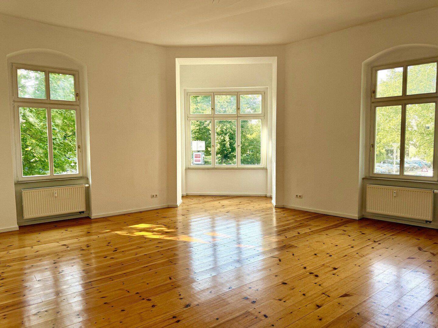 Lichtdurchflutete Wohnung, Toller Blick zum Helmholtzplatz (Provisionsfrei!) – Berlin – Vorschaubild 3