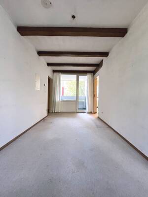 Sonnige 3-Zimmer-Wohnung mit Süd-Loggia und idealem Grundriss in U-Bahn-Nähe – 81375 München – Vorschaubild 2