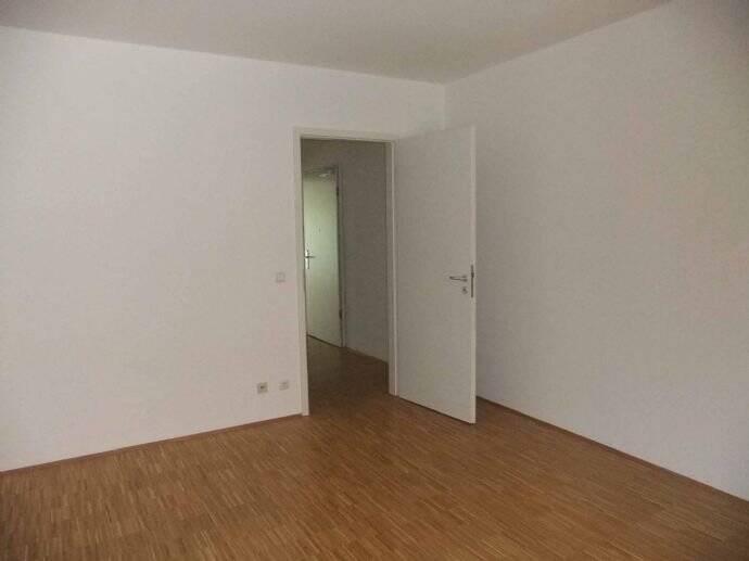 Bitte nur Mailanfragen: Attraktiv Wohnen in einer großzügigen 2-Zi-Whg in der Östlichen Altstadt – Regensburg – Vorschaubild 4