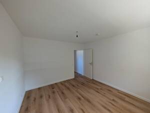 Hochwertig kernsanierte 3-Zimmer-Wohnung mit Balkon & Garage – 76532 Baden-Baden – Vorschaubild 7