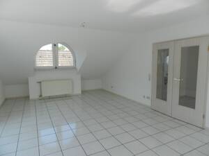 Großzügig geschnittene 2 Zimmer Dachgeschosswohnung in Freiburg - Zähringen – 79104 Freiburg im Breisgau – Vorschaubild 4