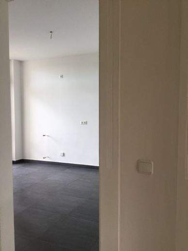 Schlosschemnitz - 4. Zimmer-Wohnung mit Erkerzimmer und 2 Balkonen - nähe Klinikum! – Chemnitz – Vorschaubild 5