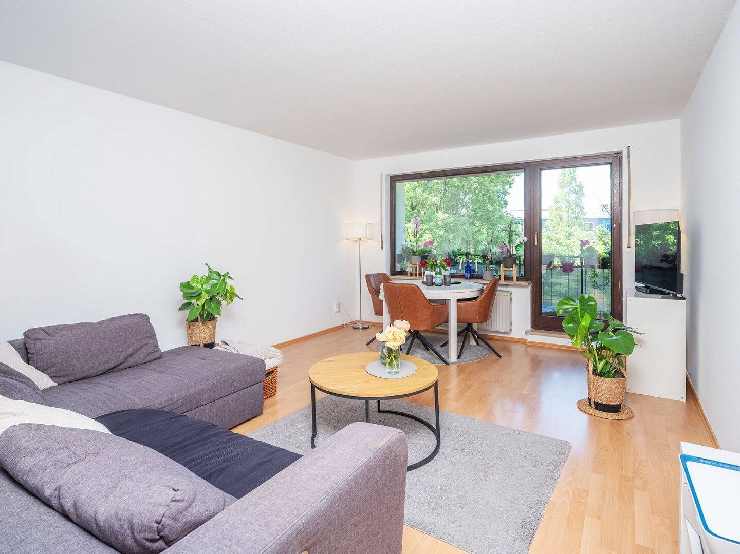MAIER - 3,5 Zimmer-Dachgeschosswohnung mit Westbalkon, EBK und Aufzug
