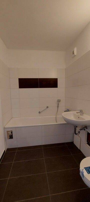 Das Glück hat ein Zuhause: großzügige 3-Zimmer-Wohnung – Dresden – Vorschaubild 3
