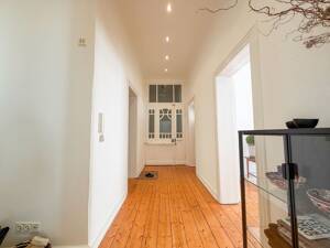 Einzigartige 4-Zimmer Wohnung im Kreuzviertel mit beeindruckender Raumhöhe
