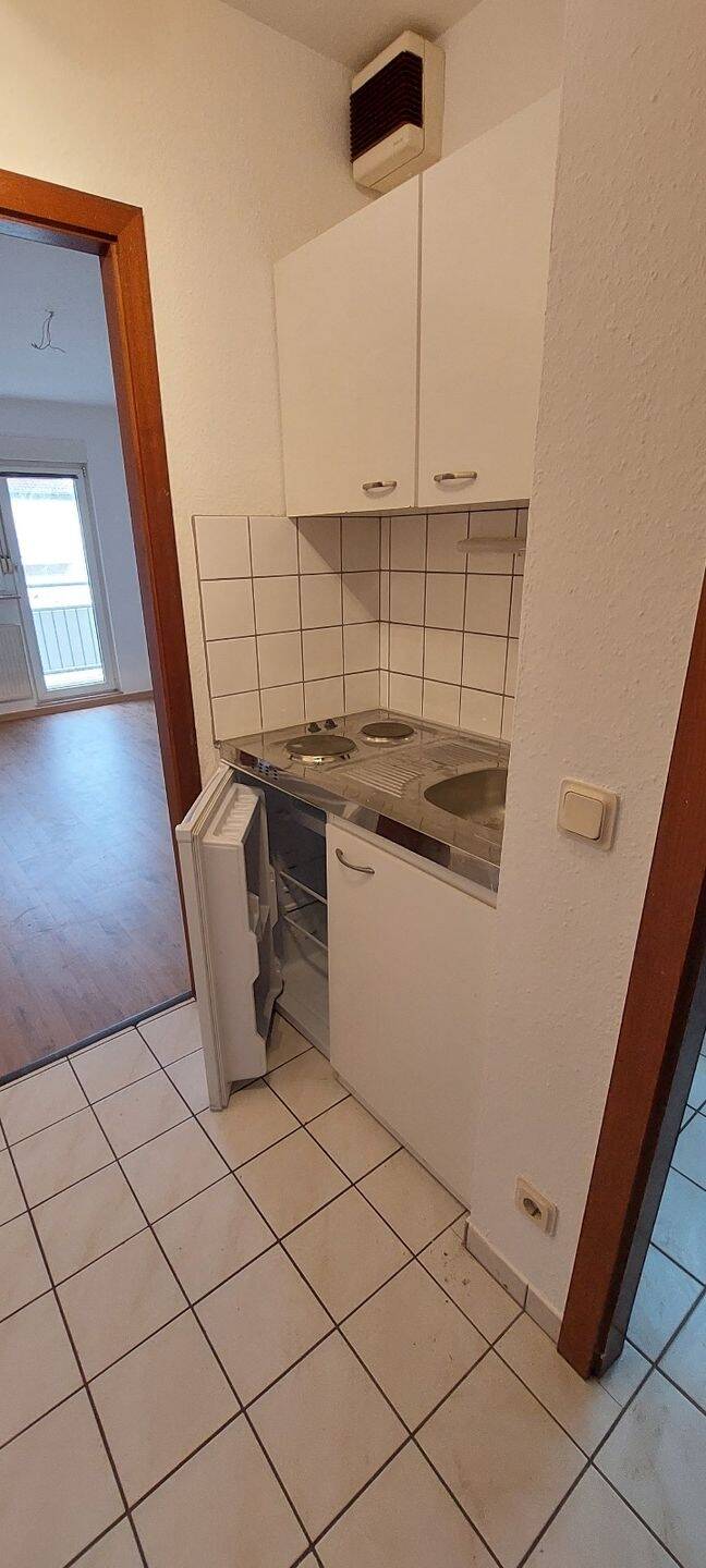 1-Zimmer-Appartement in ruhiger Lage mit Balkon – ideal für Studenten, Doktoranden und Berufspendler – Saarbrücken – Vorschaubild 3