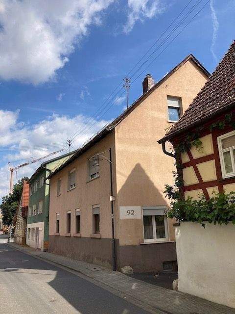 Großzügiges EFH in Zell am Main – Zell a. Main – Bild 1 von 9