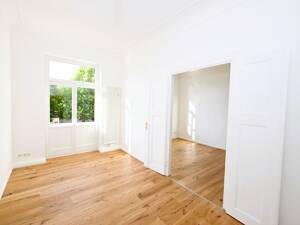 Premium-Investment: frisch renovierte 4-Zimmer-Wohnung in direkter Elblage! – 1307 Dresden – Vorschaubild 3