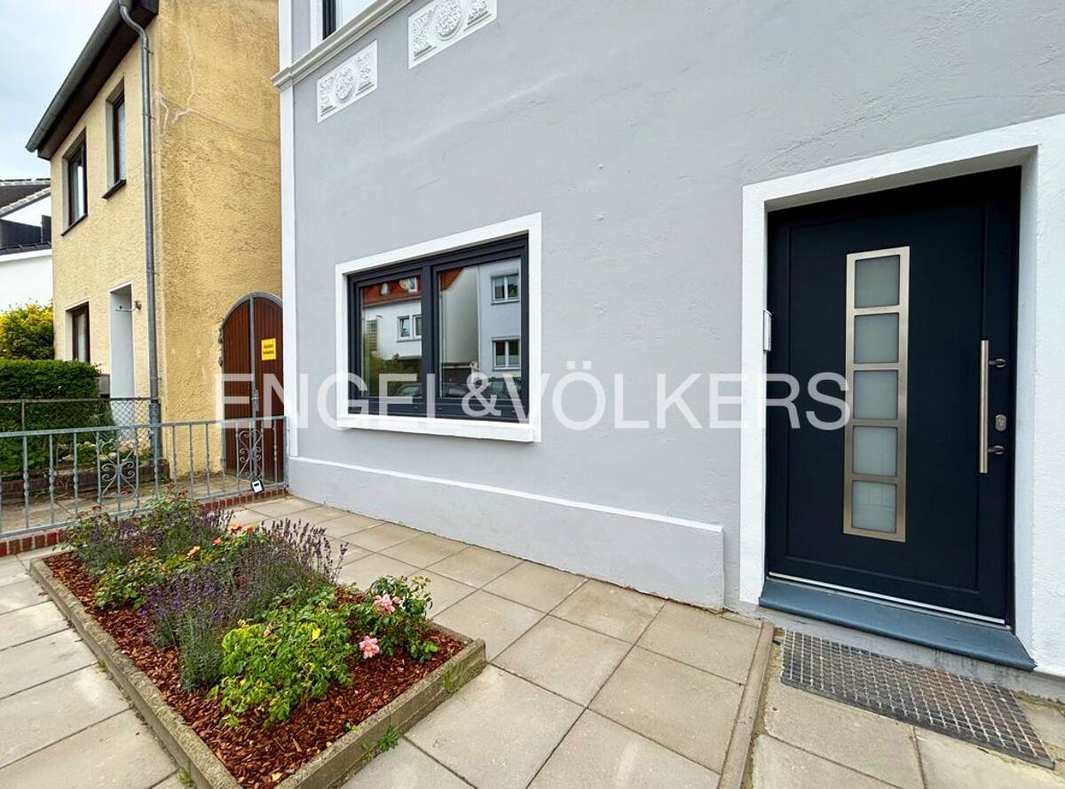 Charmantes saniertes Wohnhaus von 1918 mit drei individuellen Wohneinheiten und Gartenidylle – 28207 Bremen – Bild 1 von 9