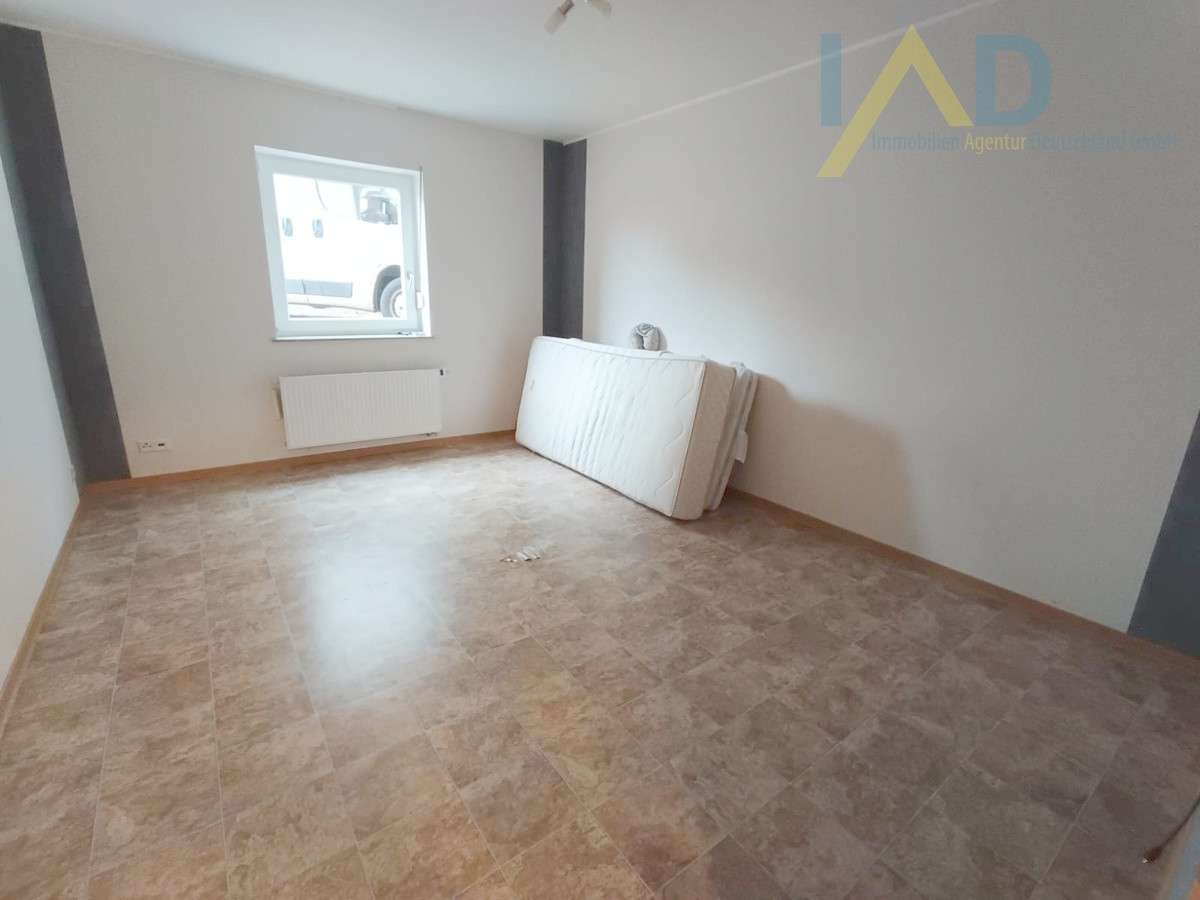 In toller Aussichtslage - Großes Einfamilienhaus mit zwei Vollgeschossen und großem Carport – Bockenau – Vorschaubild 5