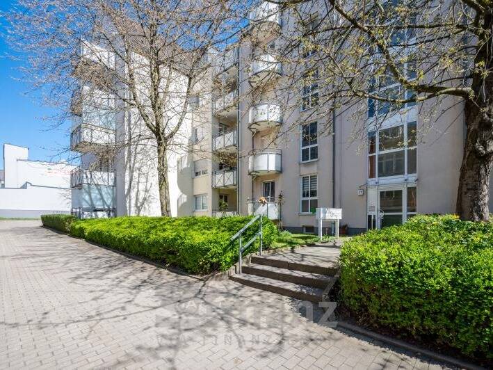 2-Raumwohnung mit Balkon und Fahrstuhl + PKW-Stellplatz – Chemnitz – Vorschaubild 2