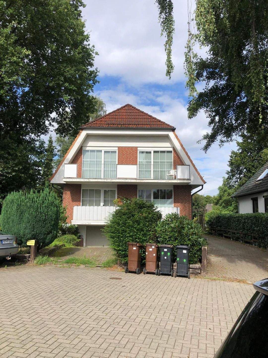 3 Zi.-ETW, 2 Balkone, Garage im Haus, Ausbaureserve im DG