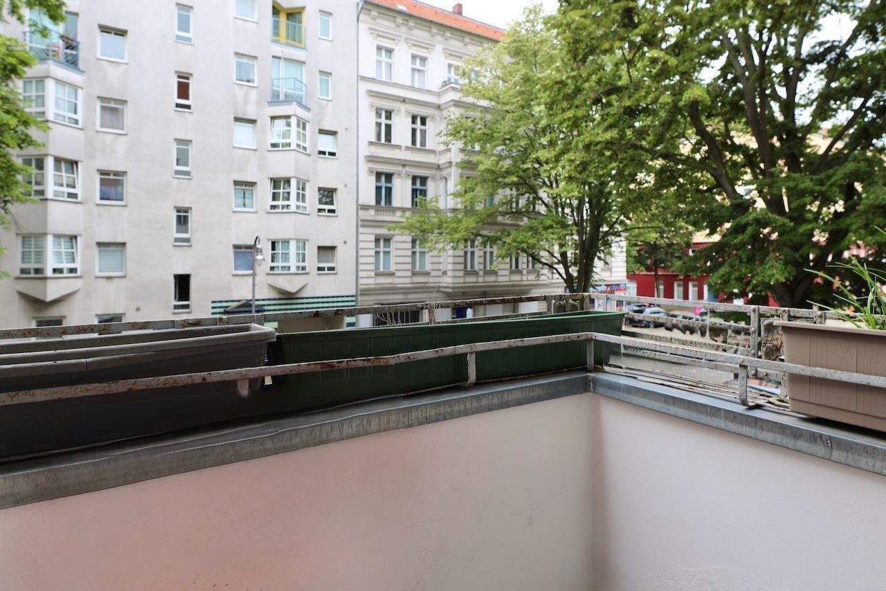 CA. 3,35m HOHE DECKEN, BALKON & HOLZDIELEN - NAHE PANKE - EINZIEHEN ODER NEU GESTALTEN? – Berlin – Vorschaubild 9