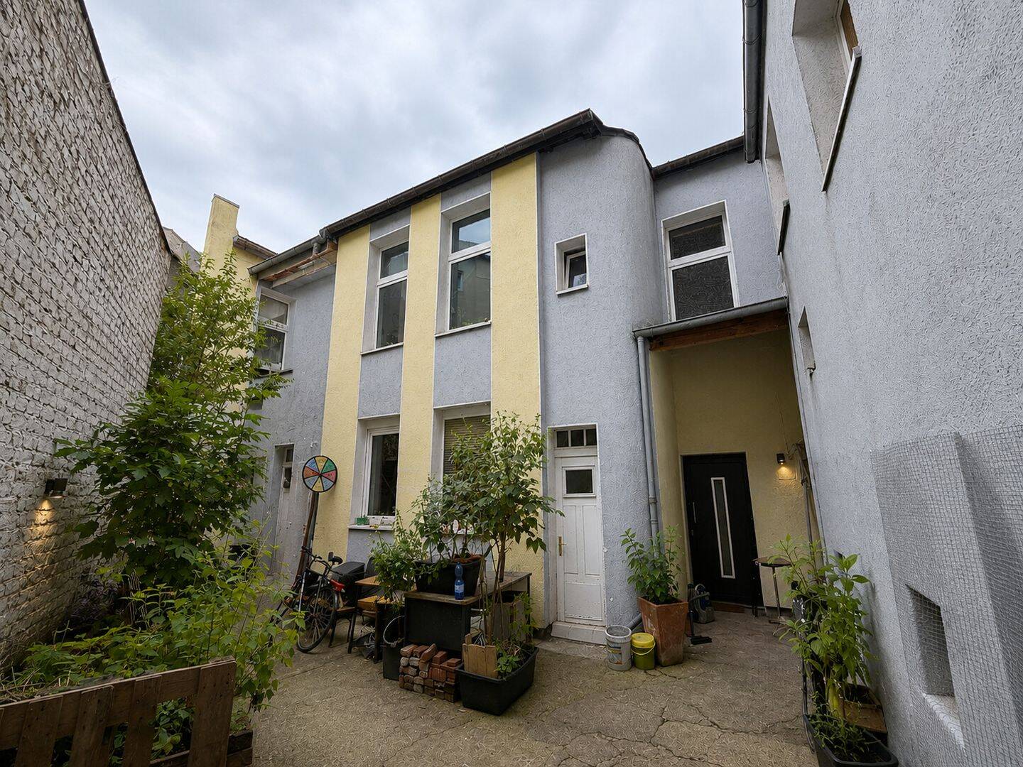 Investmentpaket: 2 Mehrfamilienhäuser und 1 Wohn- und Geschäftshaus in Bochum-Zentrum – Bochum – Vorschaubild 5
