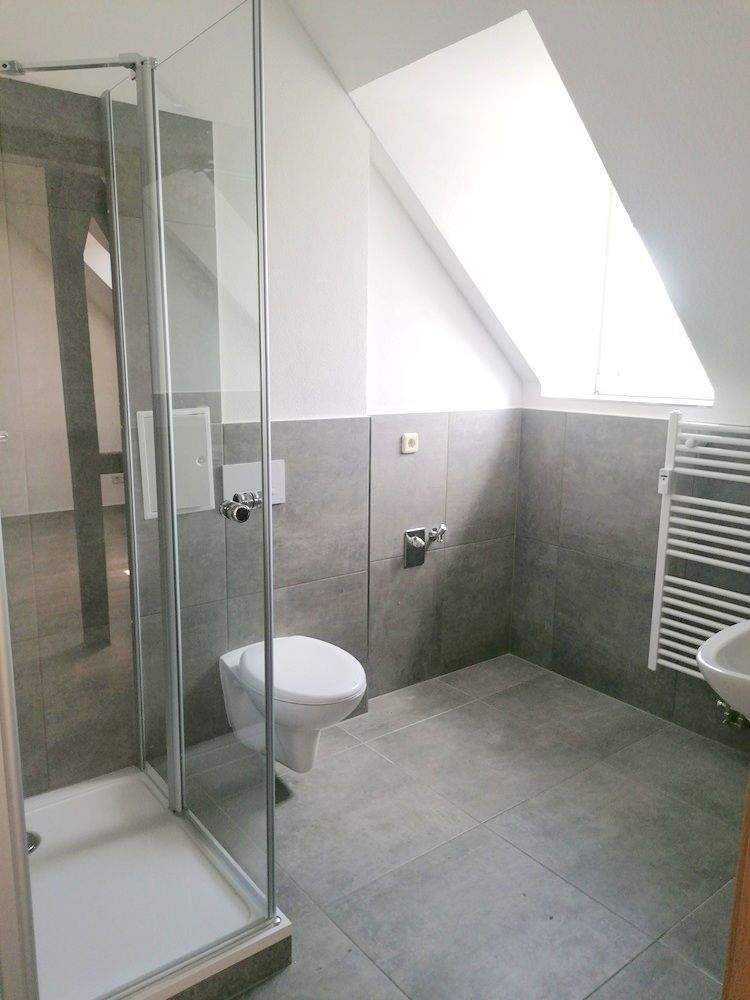!! 3-Zimmer-Dachgeschosswohnung mit Einbauküche !! – Chemnitz – Vorschaubild 6
