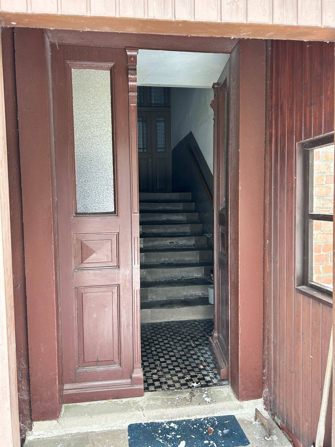 Seltene Gelegenheit: Mehrfamilienhaus mit Entwicklungspotenzial in begehrter Lage – Chemnitz – Vorschaubild 4
