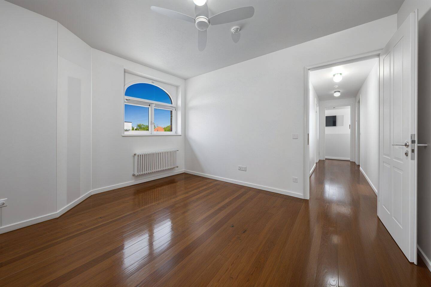 Barrierefreie 3-Zimmer-Wohnung mit 2 Bädern im sanierten Altbau am Schlosspark Charlottenburg – Berlin – Vorschaubild 8