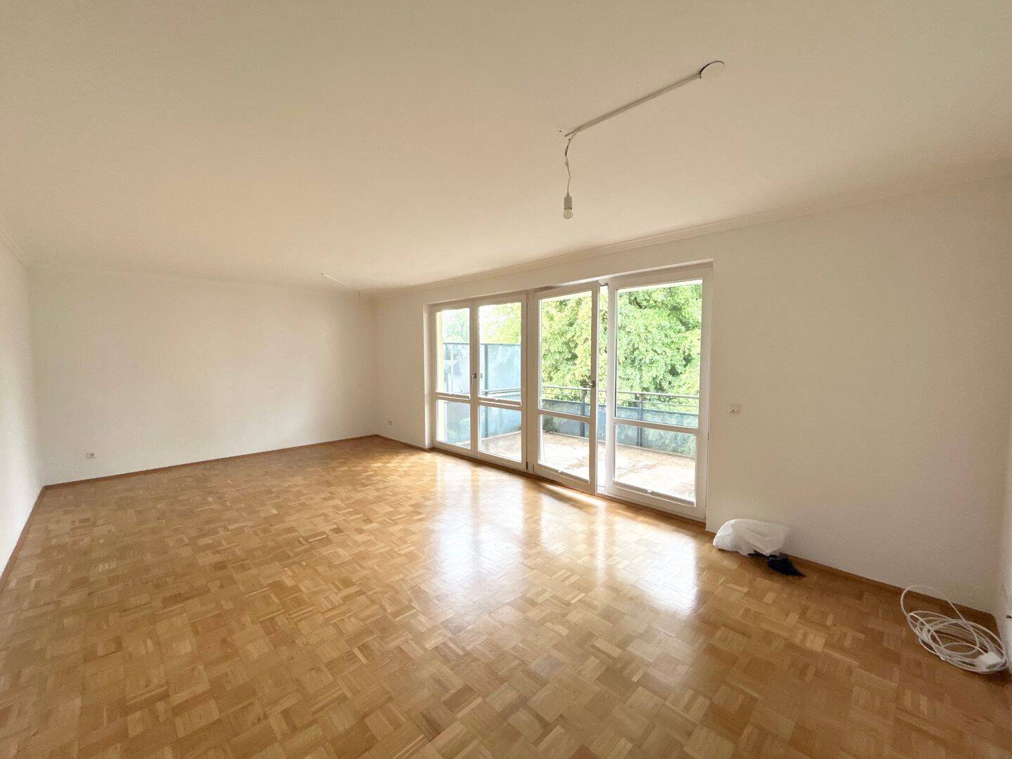 Lindenthal: Exklusive 3-Zimmer-Balkonwohnung in Top-Lage inkl. Tiefgaragenplatz! – Köln – Vorschaubild 3