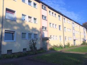 Bei VIVAWEST die Sonnenstrahlen auf dem eigenen Balkon genießen.