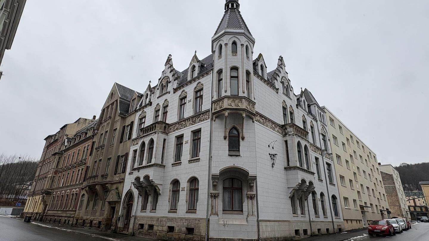 Stilvolles Denkmal mit großem Entwicklungspotenzial - ca. 800 m² Wohnfläche – Greiz – Bild 1 von 9