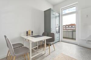 Erstbezug nach Renovierung - Altbau mit Balkon & Stellplatz in bester Lage nahe Schrevenpark – 24103 Kiel – Vorschaubild 7