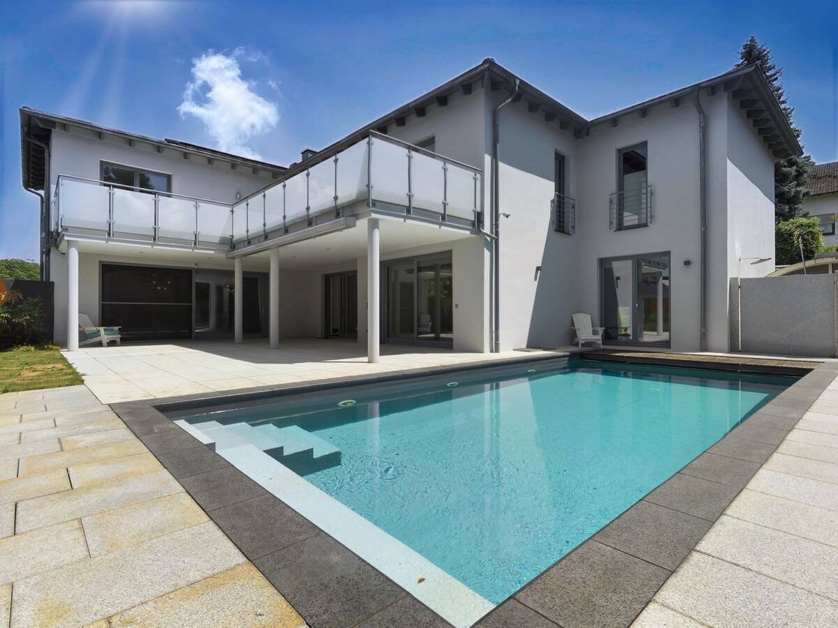 Exklusive Villa in Bestlage in Karlsruhe-Durlach – 76227 Karlsruhe – Bild 1 von 9