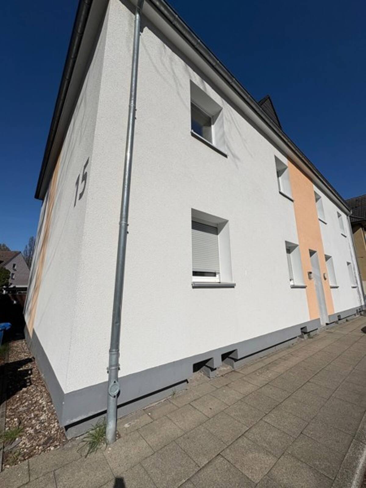 Modernisierte 2-Zimmer-Wohnung zum Wohlfühlen – 45329 Essen – Bild 1 von 6