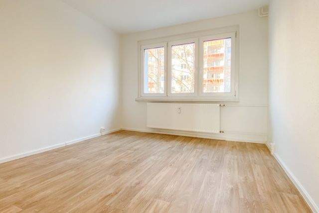 Modernes Wohngefühl: Erstbezug nach Sanierung mit großem Balkon und kostenfreien Stellplätzen – Chemnitz – Vorschaubild 6