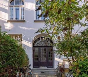 CHARMANTE JUGENDSTILWOHNUNG MIT 6,5 ZIMMERN UND TRAUMHAFTEN GARTEN – 20249 Hamburg – Vorschaubild 2